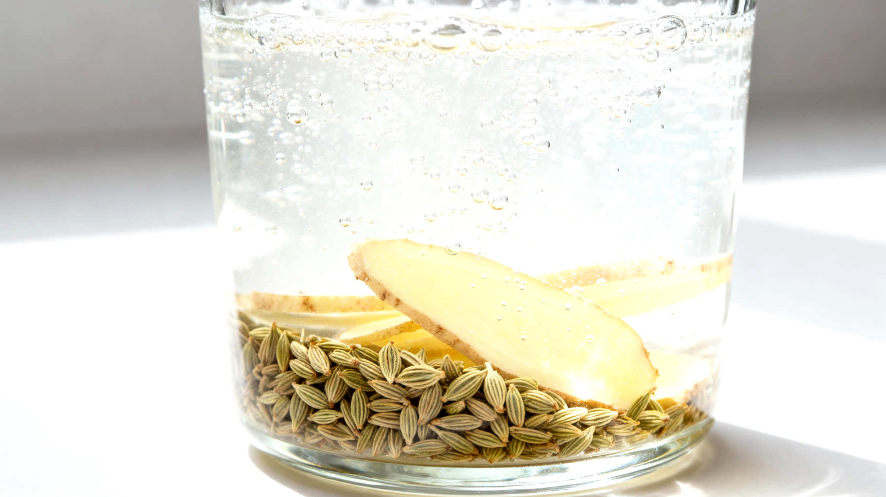 Kefir-Wasser mit Fenchelsamen und Ingwer"